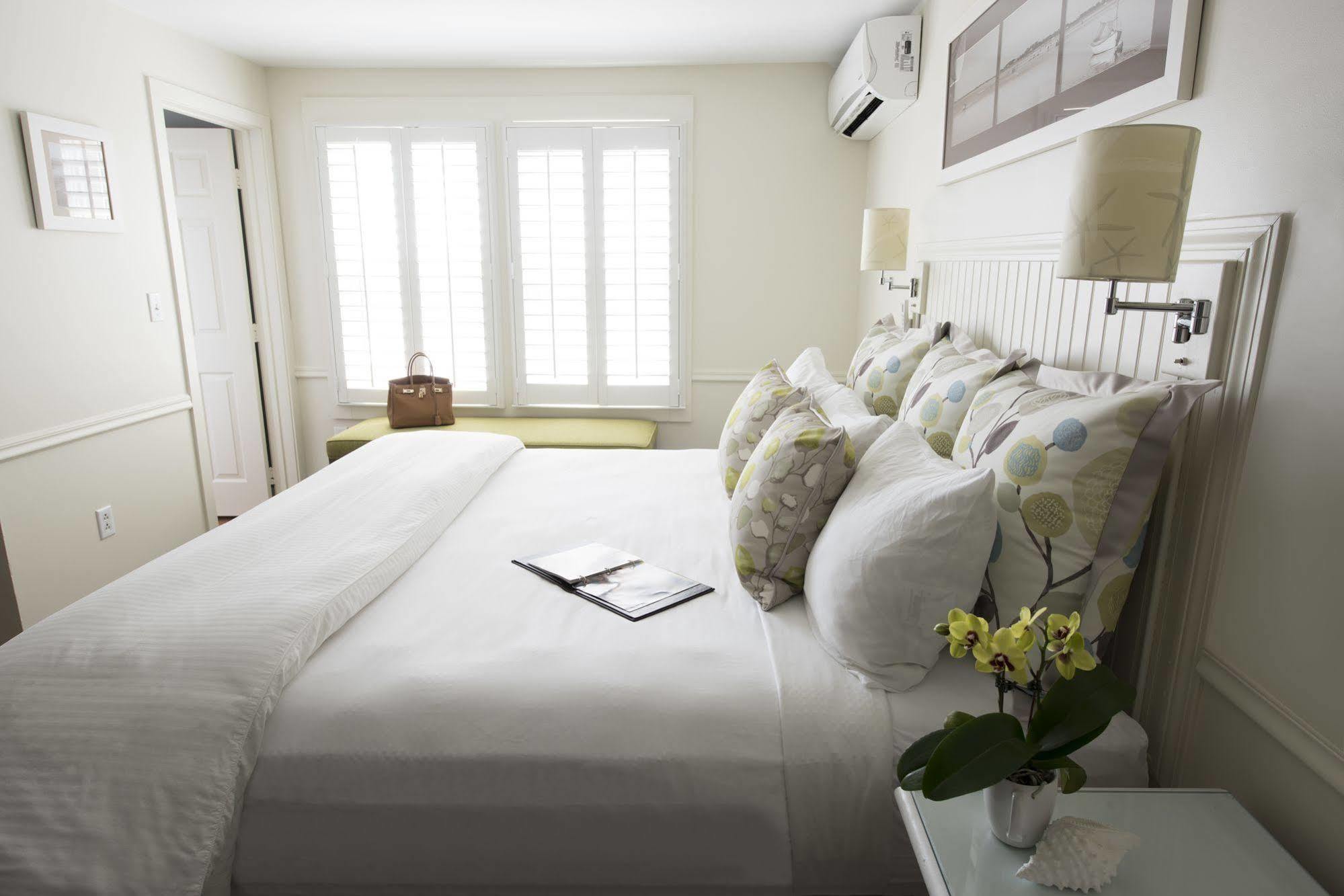 Vineyard Square Hotel And Suites เอ็ดการ์ทาวน์ ภายนอก รูปภาพ